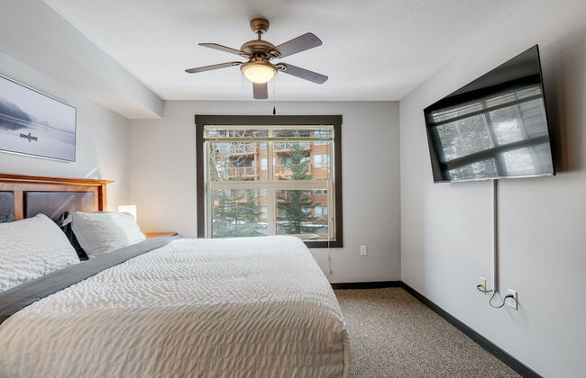 LARGE 3-Br 3-Ba | Ski In/Out | Pool & Hot Tubs | Central Upper Village Location - Photo 8