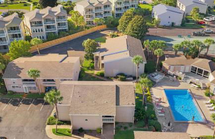 Steps from the Sand Bright Coastal Stay w Pool Access Coastal Hideaway by AvantStay - Foto 28