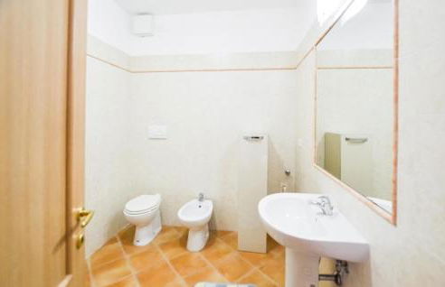 2 Bedroom Awesome Apartment In Gubbio - Foto 18