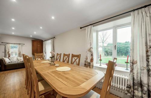 Luxury country oak beamed peaceful retreat - Photo 9