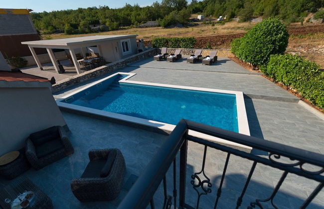 Villa in Ugljane With Private Pool - Foto 27