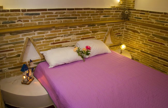 Corinthian Residence - Photo 5