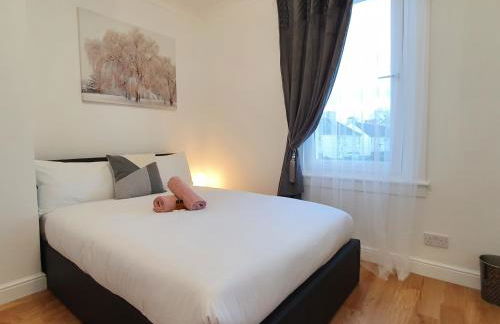 Glasgow Comfortable and Modern 3 Bedroom Mid Terraced Villa - Foto 34