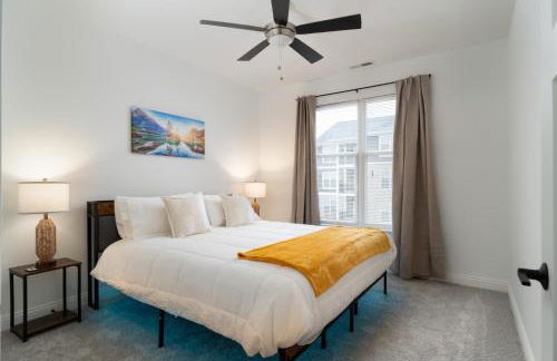 Sunrise Glow Spacious 2BR 2BA 2 King Beds Gym WFH - Foto 26