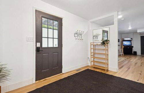 Sister Lakes Lakeside House - Sleeps 16 - Foto 75