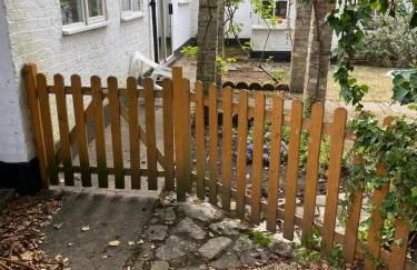 Tranquil Cottage & Garden by Esher Train Station - Foto 10