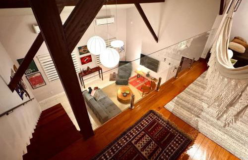 Descubra a Casa Felicidade em Belém! Climatizada, com sala ampla, 2 quartos, mezanino e Wi-Fi veloz. Localização central perto de atrações e gastronomia. Viva a Amazônia com conforto exclusivo. Reserve já sua experiência inesquecível! - Photo 9