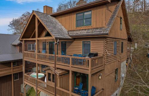 4BR Cabin with Ski Resort, Mtn Views & Hot Tub - Foto 102