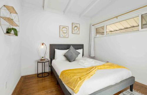 Mid Century Garden View Home Parking - Foto 38