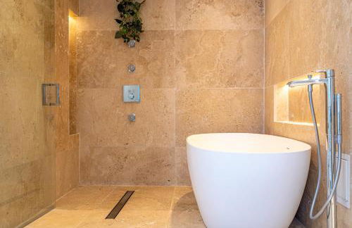 Amazing Ocean and 1 Hotel pool Views 2BR 3BA w Balcony - Foto 3