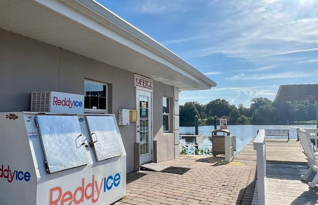 Castaways On The River - Foto 12