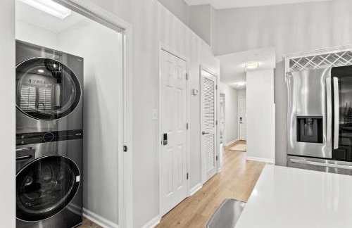 Sunshine House! 3BR 2BA Sleeps 9! Your Perfect Retreat for Comfort and Style - Foto 114