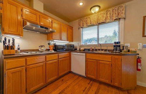 Elk Meadow Cabins 13A Bears Den Suite - Photo 3