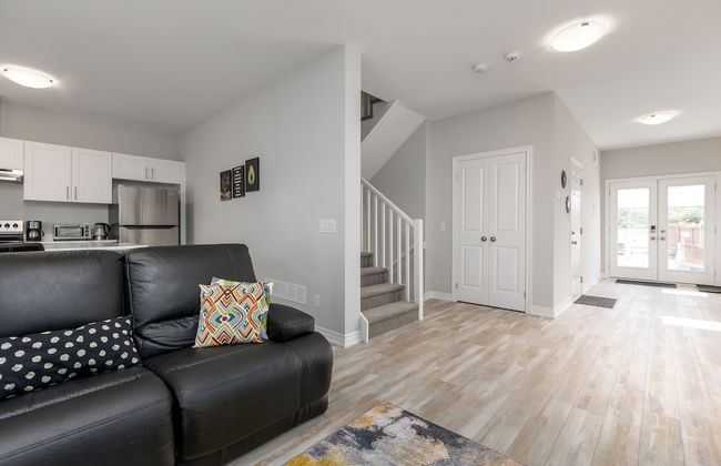 Luxury Entire house mins Niagara falls & Brock uni - Photo 13