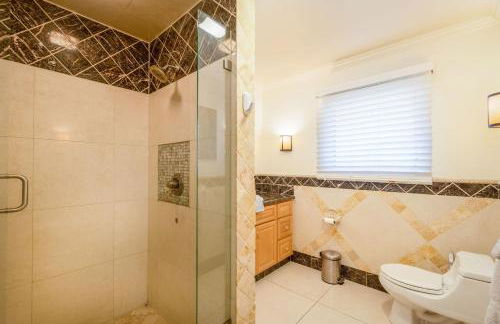 Ocean & Mountain View Home - Walk to Trails Beach Family Activities - Foto 18