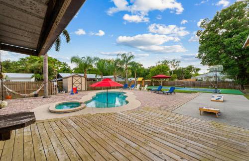 Tropical Oasis- Pickleball, Pool, Hot Tub- 15 min to beach - Photo 30