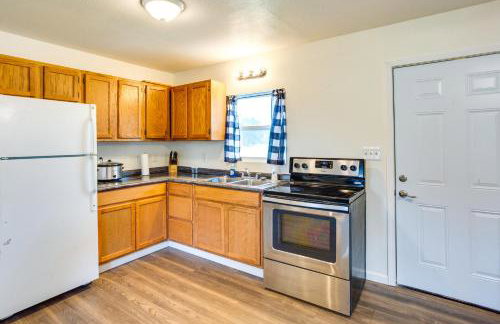 Thackerville Getaway with Porch - Near WinStar! - Foto 8