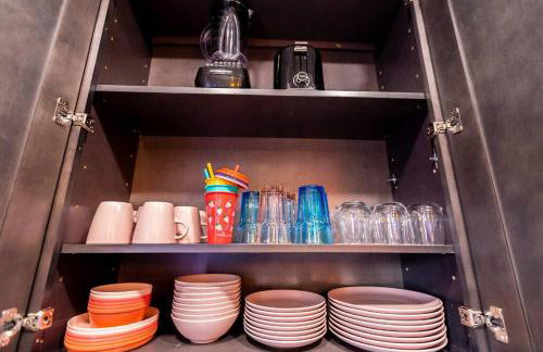 Famous Willy Wonka Themed Home - Foto 24