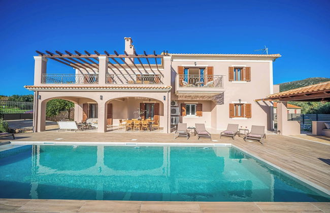 Classic Villa - Photo 8