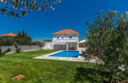 Serene Escape Near Zadar With Private Pool & Charming Outdoor Oasis - Foto 67