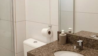 Apartamento em zona nobre com três quartos, sendo um suíte - Foto 5