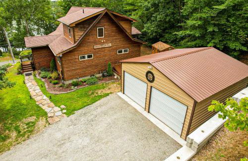 Hot Tub, Lake Views! All-Season Hinsdale Haven - Foto 41