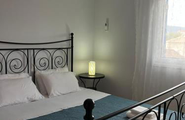 Lovely 1-bedroom apartment in front of sandy beach - Foto 1
