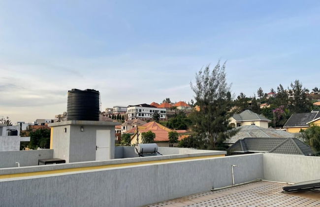 The Mugabi's Spacious Private Room - Foto 47