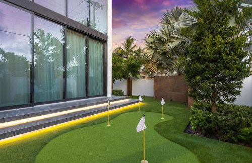 Three Story Waterfront Villa with Basketball and Mini Golf - Foto 63