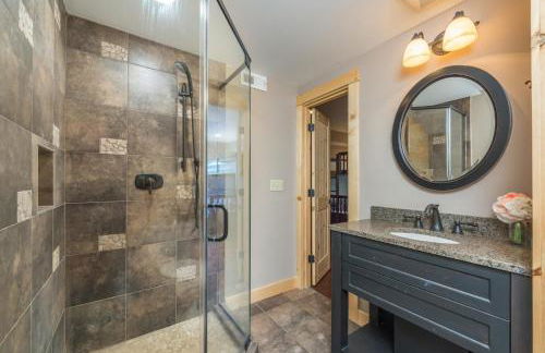 Blue Ridge Bliss Gorgeous home with hot tub & stunning views - Foto 15