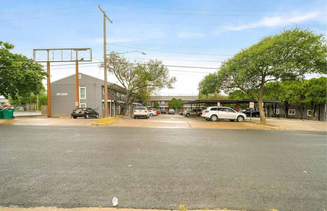 Stylish 1BR Near UT Highland Evonify - Foto 24