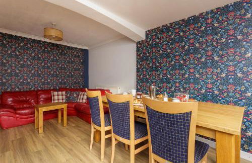 Blue Sparrow 4 bed House off road PARKING Pet friendly - Foto 21