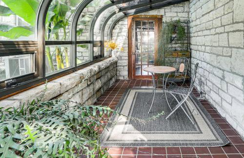 Pet-Friendly Home Grill and Fire Pit in Manhattan - Foto 23