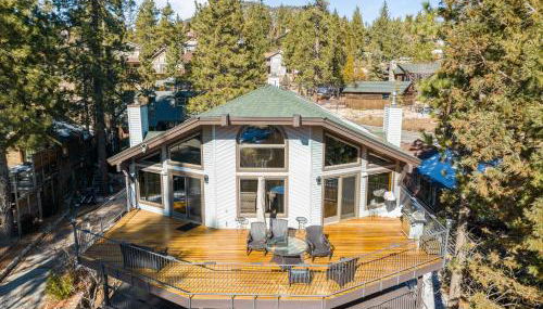 North Shore Lakefront - Spacious Lakefront with Hot Tub, & Game Room - Foto 2