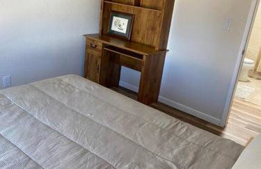 Lake House - Photo 15