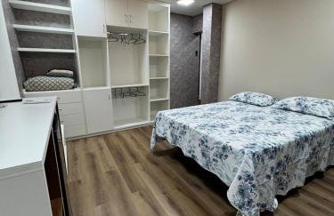 Moderno, Aconchegante e Perto de Tudo! - Foto 2