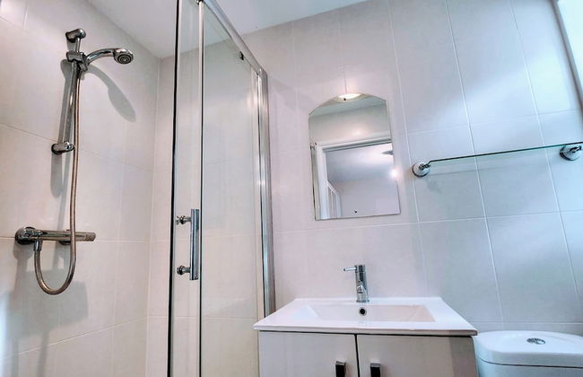 Camberley - 1-bed Annex - Sleeps 2 - Garden - Foto 9