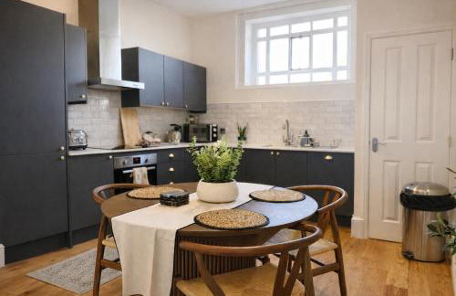 The Old Borough Library - Staffordshire - Photo 13