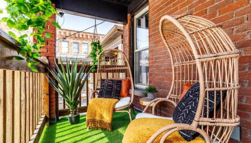 Jungle House Columbus Short North Downtown Free Parking - Steps to Convention Center & Nationwide Arena - 2BR Luxury Home - Sleeps 8 - Over 5,800 Five Star Stays - Foto 2