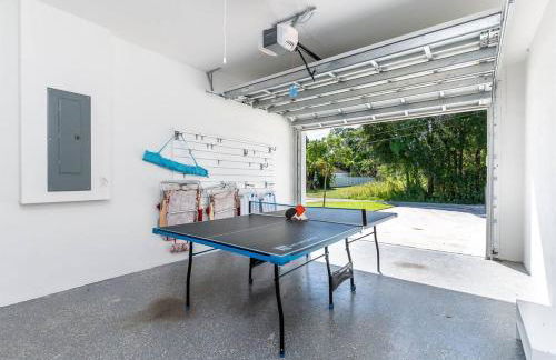 Opulence & Serenity at Our Luxury Home in Jupiter! - Photo 37