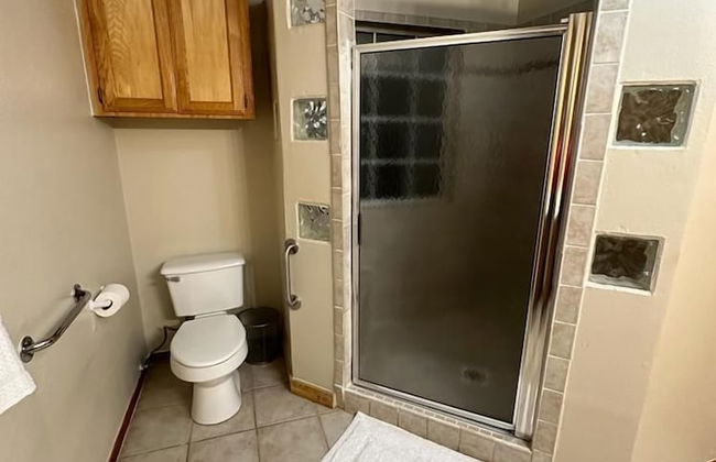 McAllen Majesty 4BR w Pool and Comfort - Foto 47