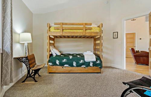 Skytop Chalet Pet Friendly, Hot Tub and Views - Foto 78