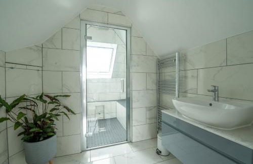 Maycliffe - Photo 24