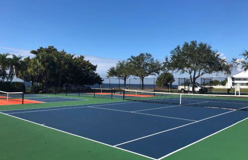 Beautiful New Luxury Townhome with Private Beach and Swimming Pools - Foto 65