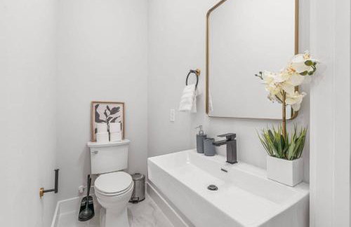 Luxurious Newly Built 5 BR 6 Bath Home w/ Rooftop - Foto 21