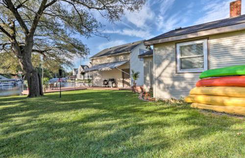 Waterfront Syracuse Home Deck, Fire Pit and Kayaks - Foto 22