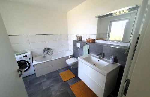 geräumige, moderne Ferienwohnung mit PKW- und Fahrradstellplatz - FeWo Nordland - Foto 8