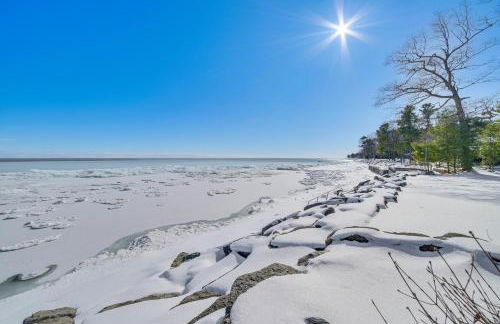 Steps to Lake Huron! Family Outdoorsy Getaway - Foto 5