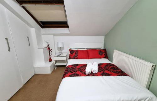 *F1*5GH* Setup for your most relaxed & amazing stay + Free Parking + Free Fast WiFi * - Foto 35