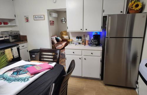 Giggling Creek Cottage - BedJet! King Sized! Gazebo, 45 Acres, Arcades, Nintendo, more - Photo 5